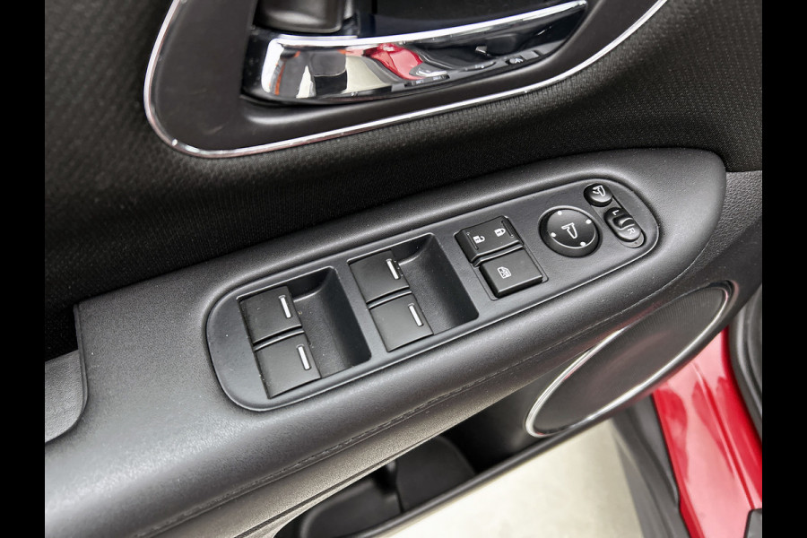 Honda HR-V 1.5 i-VTEC Executive(Zeer Goed OndeRH, Panorama, Trekhaak, Camera, Parkeersensoren V+A, Climate Con, Etc)