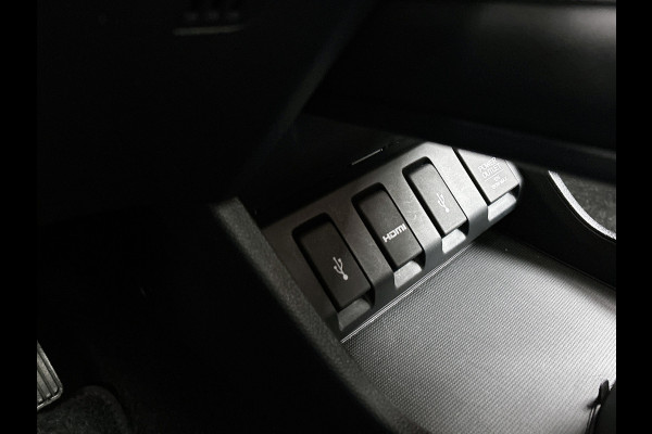 Honda HR-V 1.5 i-VTEC Executive(Zeer Goed OndeRH, Panorama, Trekhaak, Camera, Parkeersensoren V+A, Climate Con, Etc)