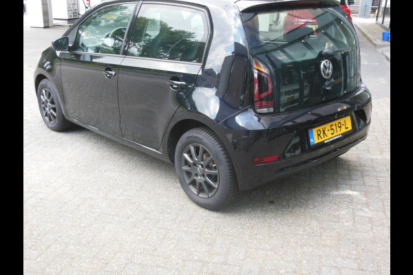 Volkswagen up! 1.0 BMT move up! Staat in De Krim