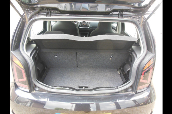 Volkswagen up! 1.0 BMT move up! Staat in De Krim