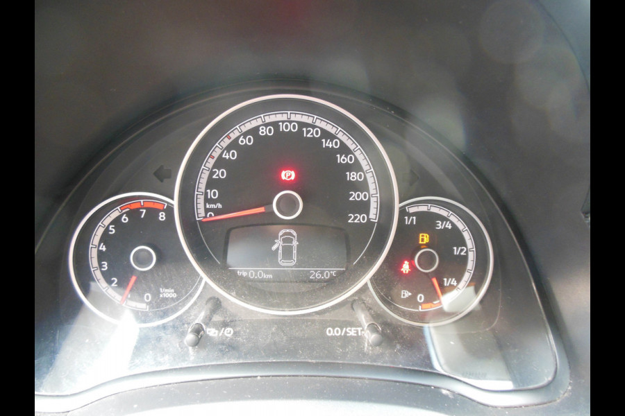 Volkswagen up! 1.0 BMT move up! Staat in De Krim
