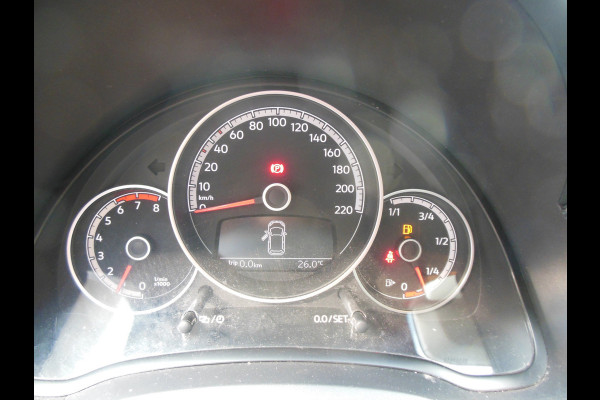 Volkswagen up! 1.0 BMT move up! Staat in De Krim