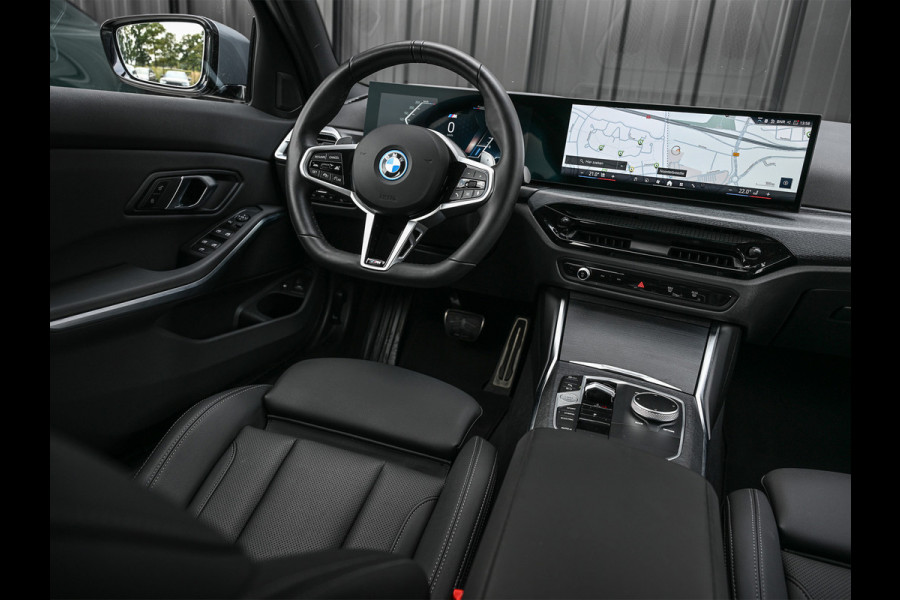 BMW 3 Serie Touring 330e xDrive M-SPORT | FACELIFT | ACCU 19,5 kWh | ACTIVE CRUISE | ELEKTR. TREKHAAK | HIFI AUDIO | SHADOW LINE | CAMERA |