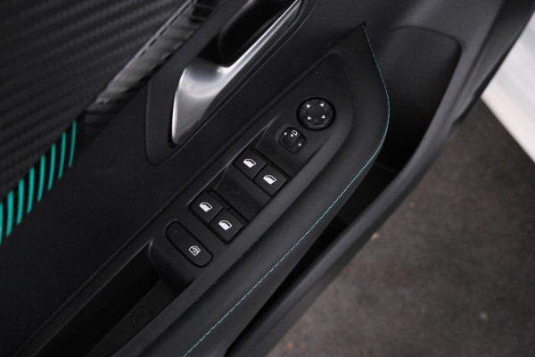 Peugeot 208 1.2 PureTech Allure Pack Automaat, apple carplay, climate Peugeot 208 1.2 PureTech Allure Pack Automaat, apple carplay, climate