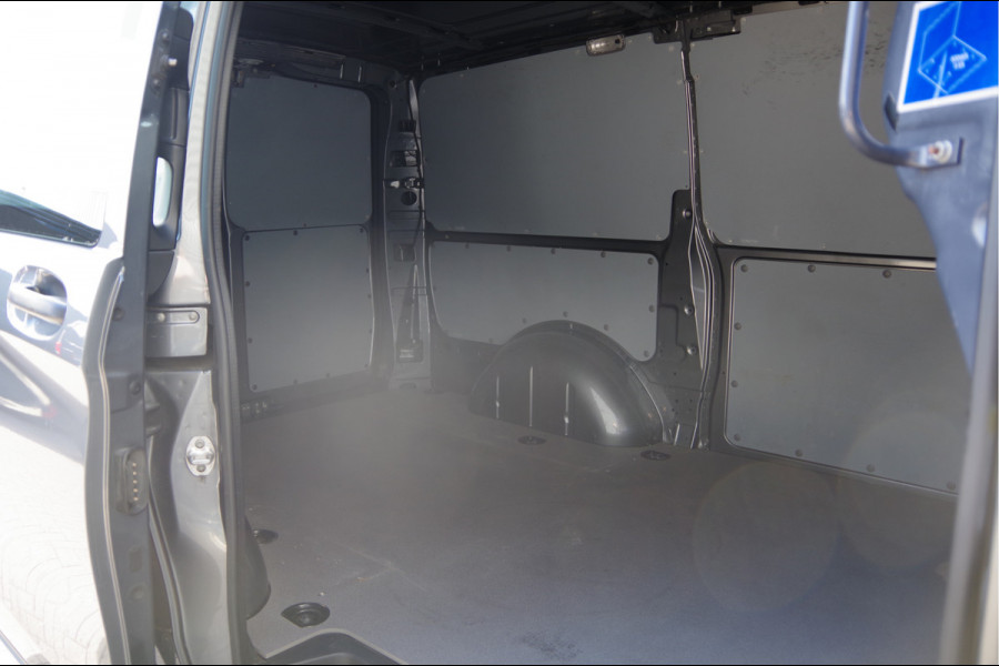 Mercedes-Benz Vito 119 CDI L2 AUT. LED, CAMERA, STOELVERWARMING, CRUISE, AIRCO, PARKEERSENSOREN