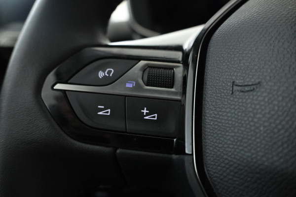 Peugeot 208 1.2 PureTech Allure Pack Automaat, apple carplay, climate Peugeot 208 1.2 PureTech Allure Pack Automaat, apple carplay, climate