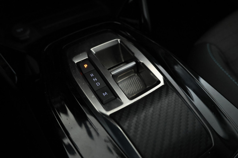 Peugeot 208 1.2 PureTech Allure Pack Automaat, apple carplay, climate Peugeot 208 1.2 PureTech Allure Pack Automaat, apple carplay, climate