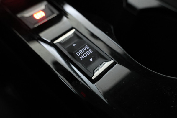 Peugeot 208 1.2 PureTech Allure Pack Automaat, apple carplay, climate Peugeot 208 1.2 PureTech Allure Pack Automaat, apple carplay, climate