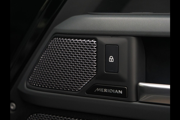 Land Rover Defender 110 3.0 P400 110 X-Dynamic HSE | panorama | meridian | trekhaak | Uniek mooi..