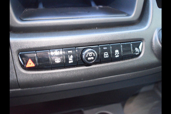 Peugeot Boxer L2H2 3.5t 2.2 140PK Automaat | CAMERA | CRUISE CONTROL | E.C.C. | NAVIGATIE | TREKHAAK