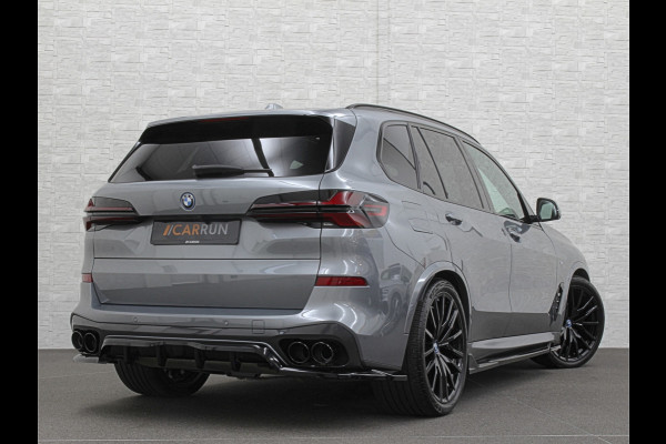 BMW X5 50e *7x Op Voorraad* M-Sport Pro | 360 Camera | Sky-Lounge Pano | ACC | Comfortstoelen | Indiv. Leder | Massage | Stoelventilati 4-Zone Clima | Trekhaak | 22'' | Head-Up | Keyless-Entry | Harman-Kardon | Stoelverwarming V+A | M-Gordels | Glaspook | Stuurverwarming | Iconic-Glow | Luchtvering | Zonwering | Carplay | Beker Clima |