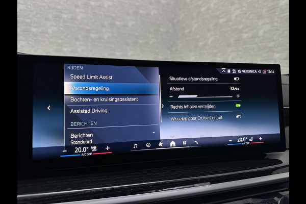 BMW X5 50e *7x Op Voorraad* M-Sport Pro | 360 Camera | Sky-Lounge Pano | ACC | Comfortstoelen | Indiv. Leder | Massage | Stoelventilati 4-Zone Clima | Trekhaak | 22'' | Head-Up | Keyless-Entry | Harman-Kardon | Stoelverwarming V+A | M-Gordels | Glaspook | Stuurverwarming | Iconic-Glow | Luchtvering | Zonwering | Carplay | Beker Clima |