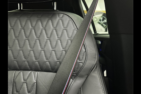 BMW X5 50e *7x Op Voorraad* M-Sport Pro | 360 Camera | Sky-Lounge Pano | ACC | Comfortstoelen | Indiv. Leder | Massage | Stoelventilati 4-Zone Clima | Trekhaak | 22'' | Head-Up | Keyless-Entry | Harman-Kardon | Stoelverwarming V+A | M-Gordels | Glaspook | Stuurverwarming | Iconic-Glow | Luchtvering | Zonwering | Carplay | Beker Clima |