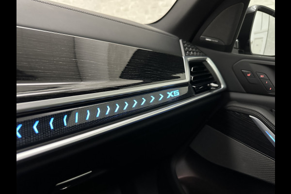 BMW X5 50e *7x Op Voorraad* M-Sport Pro | 360 Camera | Sky-Lounge Pano | ACC | Comfortstoelen | Indiv. Leder | Massage | Stoelventilati 4-Zone Clima | Trekhaak | 22'' | Head-Up | Keyless-Entry | Harman-Kardon | Stoelverwarming V+A | M-Gordels | Glaspook | Stuurverwarming | Iconic-Glow | Luchtvering | Zonwering | Carplay | Beker Clima |