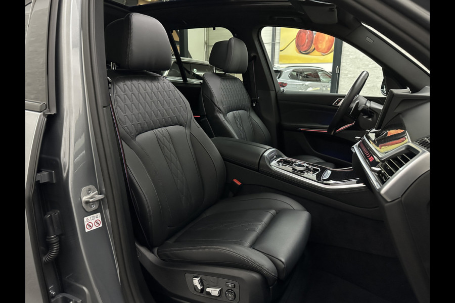 BMW X5 50e *7x Op Voorraad* M-Sport Pro | 360 Camera | Sky-Lounge Pano | ACC | Comfortstoelen | Indiv. Leder | Massage | Stoelventilati 4-Zone Clima | Trekhaak | 22'' | Head-Up | Keyless-Entry | Harman-Kardon | Stoelverwarming V+A | M-Gordels | Glaspook | Stuurverwarming | Iconic-Glow | Luchtvering | Zonwering | Carplay | Beker Clima |