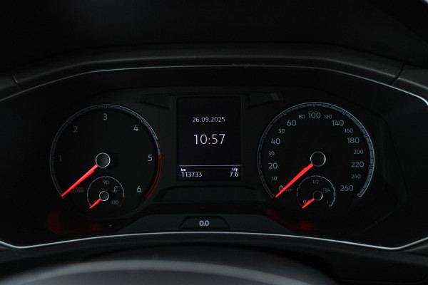 Volkswagen T-Roc 1.6 TDI Style Elektrische achterklep, apple carplay, climate,