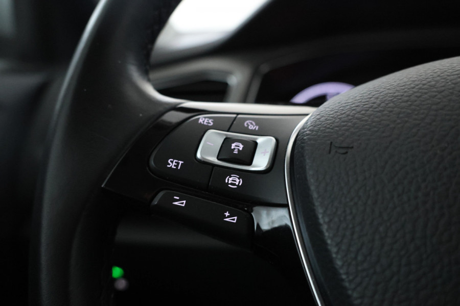 Volkswagen T-Roc 1.6 TDI Style Elektrische achterklep, apple carplay, climate,