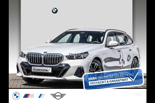 BMW 5 Serie Touring 530e xDrive M-SPORT ** LED, NAVI+, LEDER, 19-inch LMV, ALARM, M-ONDERSTEL ** 1e EIG - UNFALLFREI ** ** INFORMEER OOK NAAR ONZE AANTREKKELIJKE FINANCIAL-LEASE TARIEVEN **