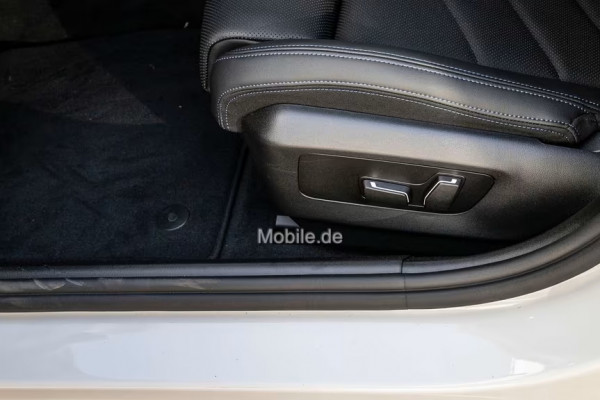 BMW 5 Serie Touring 530e xDrive M-SPORT ** LED, NAVI+, LEDER, 19-inch LMV, ALARM, M-ONDERSTEL ** 1e EIG - UNFALLFREI ** ** INFORMEER OOK NAAR ONZE AANTREKKELIJKE FINANCIAL-LEASE TARIEVEN **