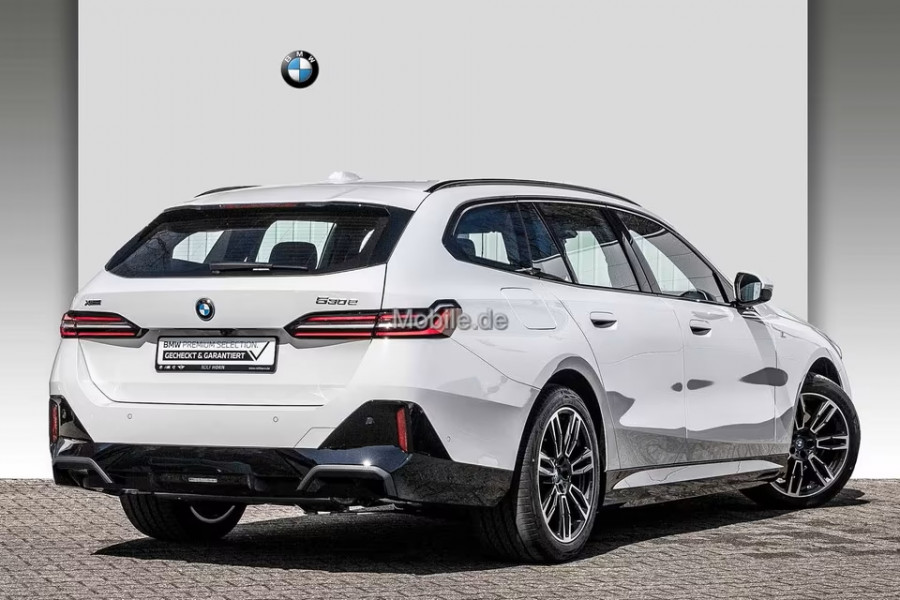 BMW 5 Serie Touring 530e xDrive M-SPORT ** LED, NAVI+, LEDER, 19-inch LMV, ALARM, M-ONDERSTEL ** 1e EIG - UNFALLFREI ** ** INFORMEER OOK NAAR ONZE AANTREKKELIJKE FINANCIAL-LEASE TARIEVEN **