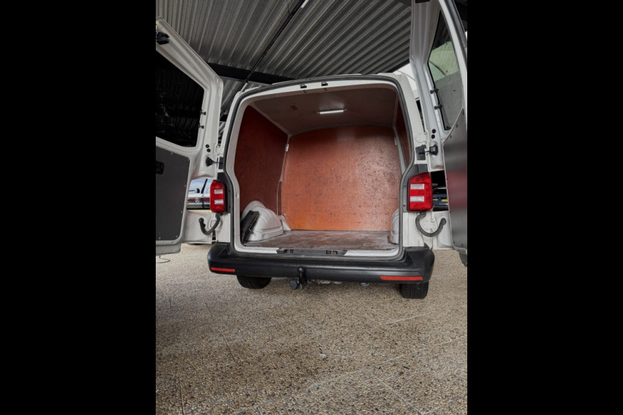 Volkswagen Transporter T6 150pk L2H1 Deurtjes ,Airco trekhaak bpm vrij