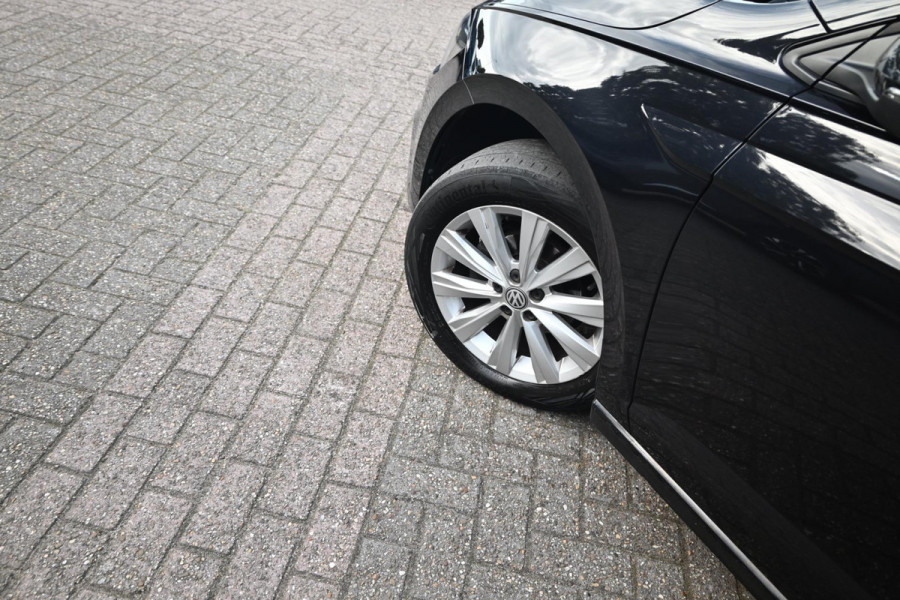 Volkswagen Polo 1.0 TSI Highline 95 PK Adaptive Afn. Trekhaak App-Connect Clima 16''