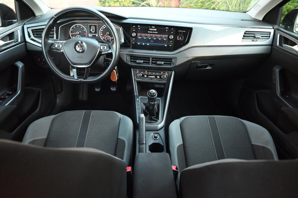 Volkswagen Polo 1.0 TSI Highline 95 PK Adaptive Afn. Trekhaak App-Connect Clima 16''