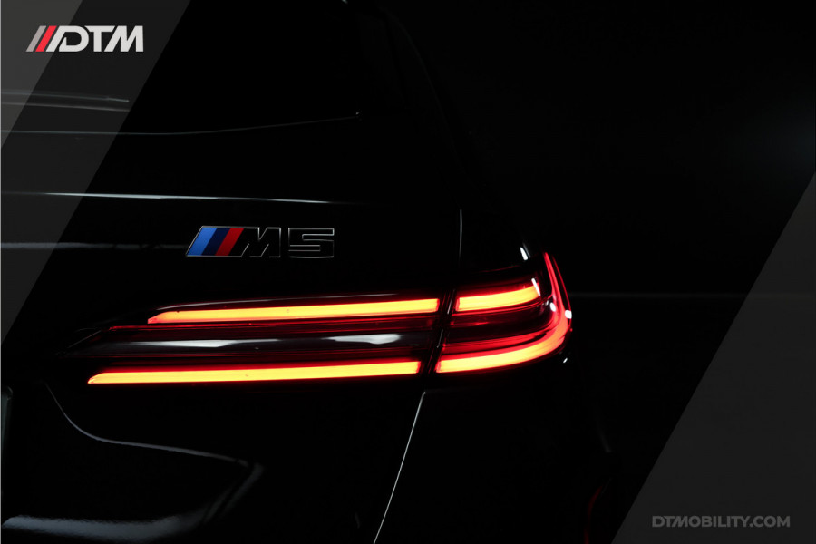 BMW 5 Serie Touring M5 | Drivers Package | Keramisch | Origineel Nederlands | 1e eigenaar | Carbon