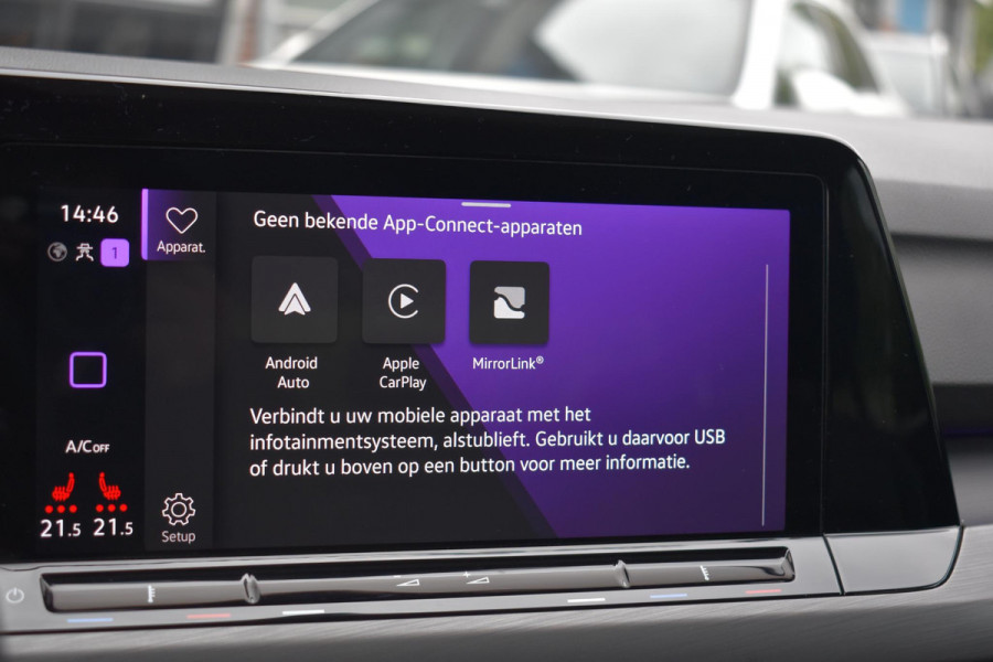 Volkswagen Golf 1.5 eTSI R-Line Business+ Pano Lane ACC Stuurvw Sfeer