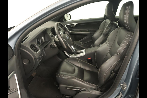 Volvo V60 1.5 T3 Polar+ Dynamic | Schuifdak | Trekhaak | Leder | Stoelverwarming | Xenon | Camera | Navigatie | Climate control