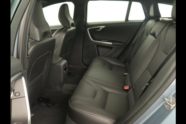 Volvo V60 1.5 T3 Polar+ Dynamic | Schuifdak | Trekhaak | Leder | Stoelverwarming | Xenon | Camera | Navigatie | Climate control