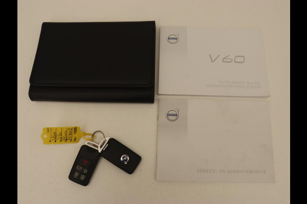 Volvo V60 1.5 T3 Polar+ Dynamic | Schuifdak | Trekhaak | Leder | Stoelverwarming | Xenon | Camera | Navigatie | Climate control