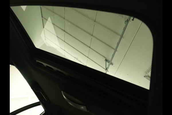 Volvo V60 1.5 T3 Polar+ Dynamic | Schuifdak | Trekhaak | Leder | Stoelverwarming | Xenon | Camera | Navigatie | Climate control