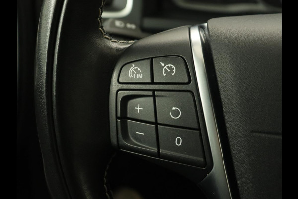 Volvo V60 1.5 T3 Polar+ Dynamic | Schuifdak | Trekhaak | Leder | Stoelverwarming | Xenon | Camera | Navigatie | Climate control
