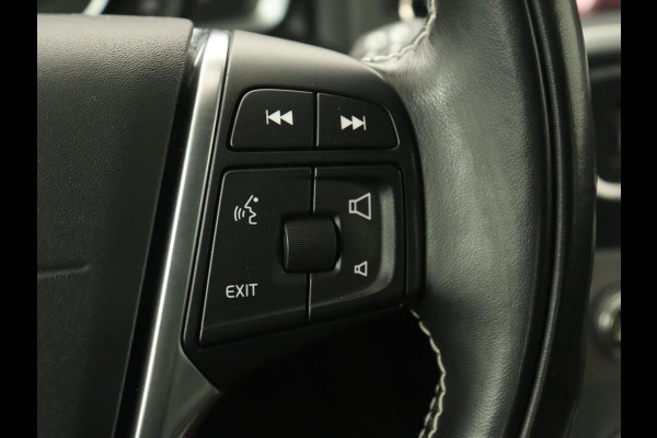 Volvo V60 1.5 T3 Polar+ Dynamic | Schuifdak | Trekhaak | Leder | Stoelverwarming | Xenon | Camera | Navigatie | Climate control