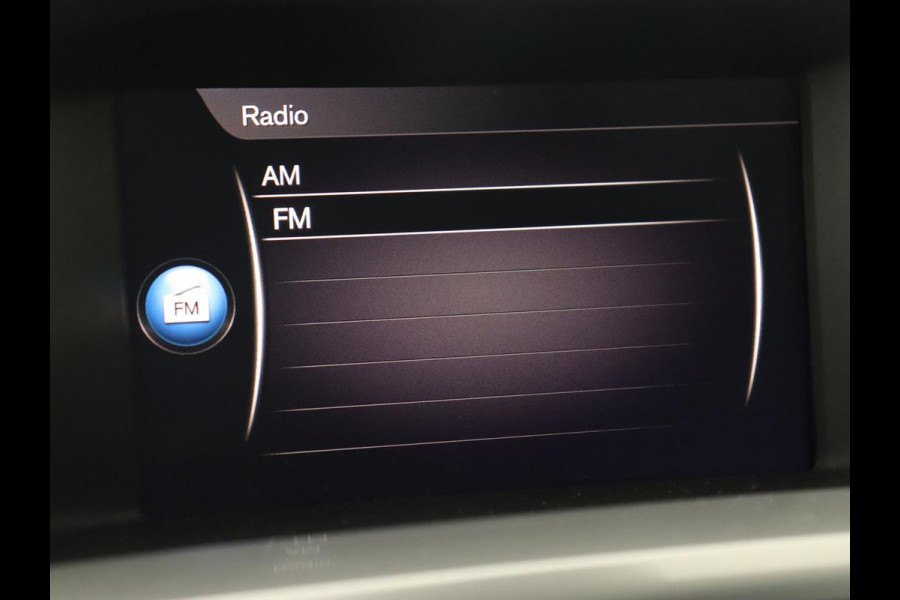 Volvo V60 1.5 T3 Polar+ Dynamic | Schuifdak | Trekhaak | Leder | Stoelverwarming | Xenon | Camera | Navigatie | Climate control
