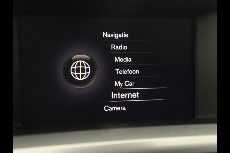 Volvo V60 1.5 T3 Polar+ Dynamic | Schuifdak | Trekhaak | Leder | Stoelverwarming | Xenon | Camera | Navigatie | Climate control