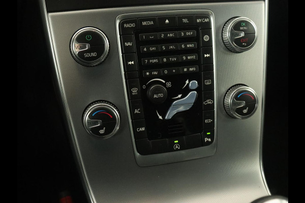 Volvo V60 1.5 T3 Polar+ Dynamic | Schuifdak | Trekhaak | Leder | Stoelverwarming | Xenon | Camera | Navigatie | Climate control