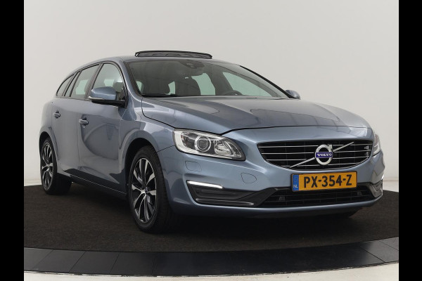 Volvo V60 1.5 T3 Polar+ Dynamic | Schuifdak | Trekhaak | Leder | Stoelverwarming | Xenon | Camera | Navigatie | Climate control