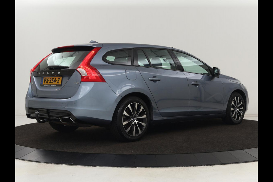 Volvo V60 1.5 T3 Polar+ Dynamic | Schuifdak | Trekhaak | Leder | Stoelverwarming | Xenon | Camera | Navigatie | Climate control