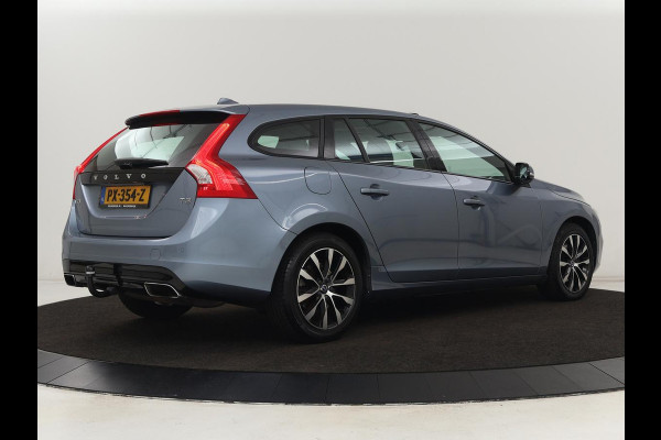 Volvo V60 1.5 T3 Polar+ Dynamic | Schuifdak | Trekhaak | Leder | Stoelverwarming | Xenon | Camera | Navigatie | Climate control