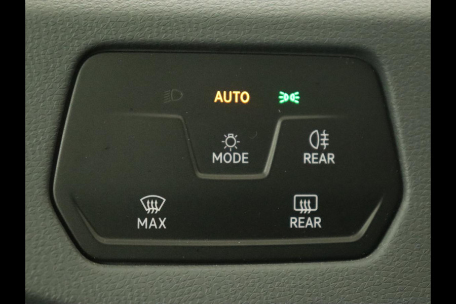 Volkswagen ID.3 Pro 58 kWh | Carplay | Navigatie | Sfeerverlichting | DAB | Full LED | Parkeerhulp | Climate control | Bluetooth