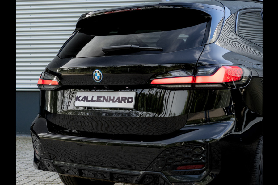 BMW 2 Serie Active Tourer 225e xDrive - M-Sport - Pano - 360 Camera - Head-up BMW 2 Serie Active Tourer 225e xDrive - M-Sport - Pano - 360 Camera - Head-up