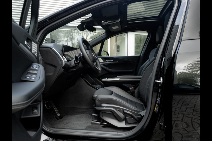 BMW 2 Serie Active Tourer 225e xDrive - M-Sport - Pano - 360 Camera - Head-up BMW 2 Serie Active Tourer 225e xDrive - M-Sport - Pano - 360 Camera - Head-up