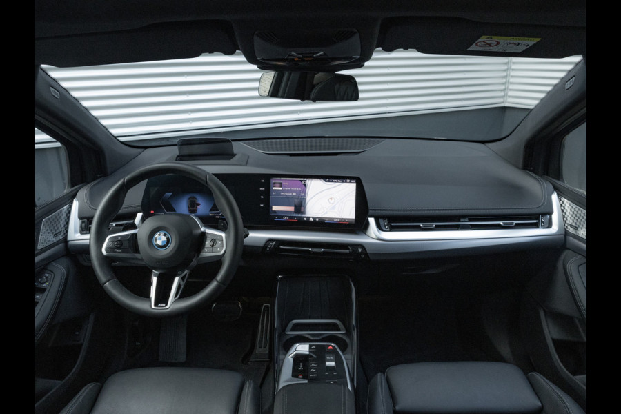 BMW 2 Serie Active Tourer 225e xDrive - M-Sport - Pano - 360 Camera - Head-up BMW 2 Serie Active Tourer 225e xDrive - M-Sport - Pano - 360 Camera - Head-up