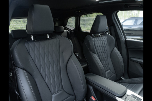 BMW 2 Serie Active Tourer 225e xDrive - M-Sport - Pano - 360 Camera - Head-up BMW 2 Serie Active Tourer 225e xDrive - M-Sport - Pano - 360 Camera - Head-up