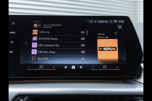 BMW 2 Serie Active Tourer 225e xDrive - M-Sport - Pano - 360 Camera - Head-up BMW 2 Serie Active Tourer 225e xDrive - M-Sport - Pano - 360 Camera - Head-up