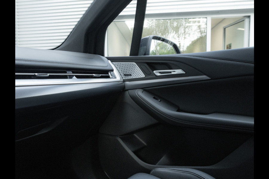 BMW 2 Serie Active Tourer 225e xDrive - M-Sport - Pano - 360 Camera - Head-up BMW 2 Serie Active Tourer 225e xDrive - M-Sport - Pano - 360 Camera - Head-up