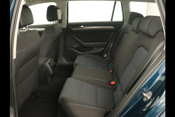 Volkswagen Passat 1.4 TSI PHEV GTE | Trekhaak | 360 Camera | Stoelverwarming | Side Assist | Carplay | Massage | Matrix LED | Navigatie | Adaptive cruise | Climate control | Plug In