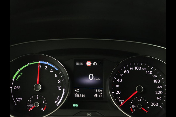 Volkswagen Passat 1.4 TSI PHEV GTE | Trekhaak | 360 Camera | Stoelverwarming | Side Assist | Carplay | Massage | Matrix LED | Navigatie | Adaptive cruise | Climate control | Plug In